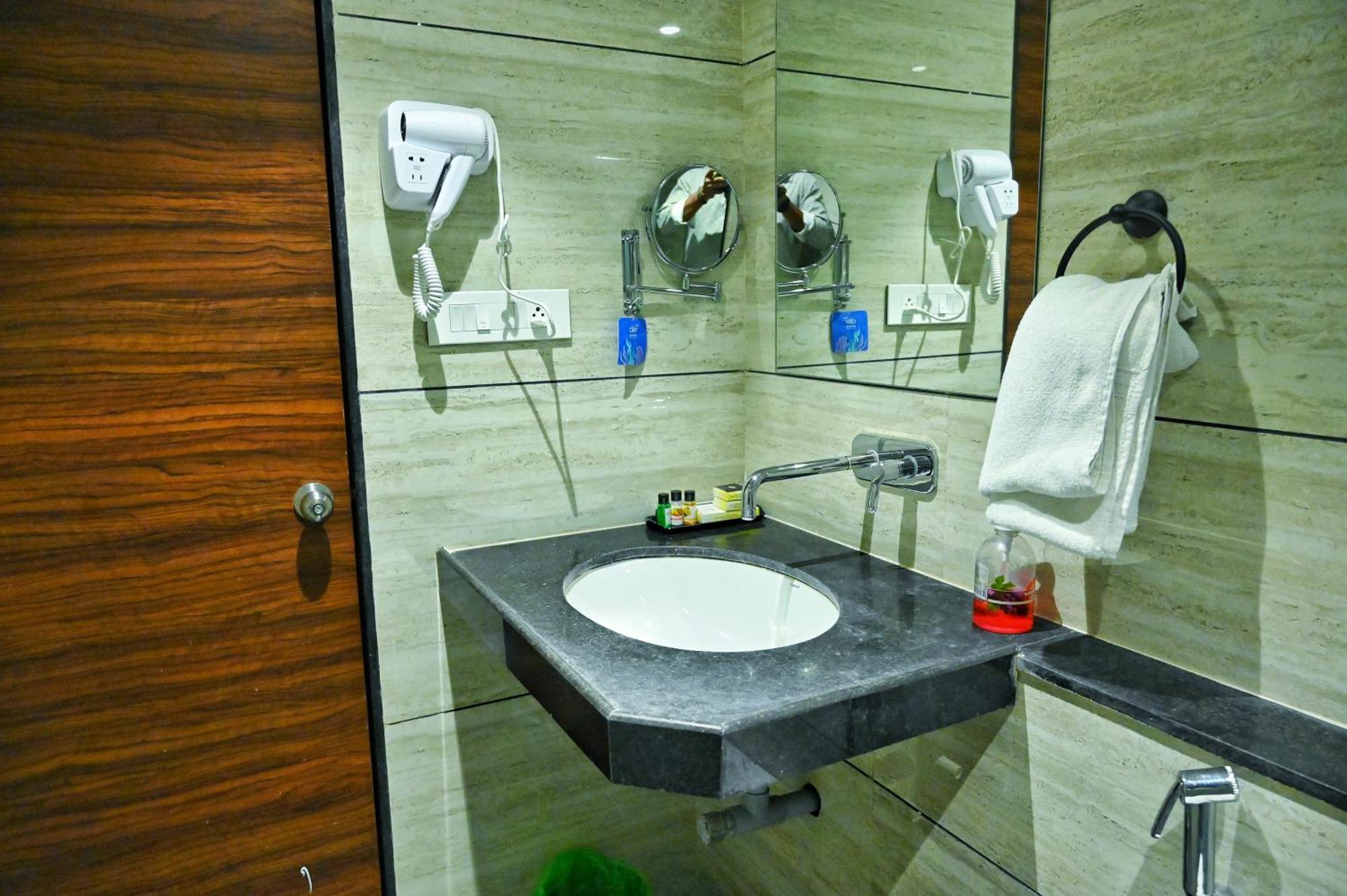 The One Hotel Nashik Exterior photo