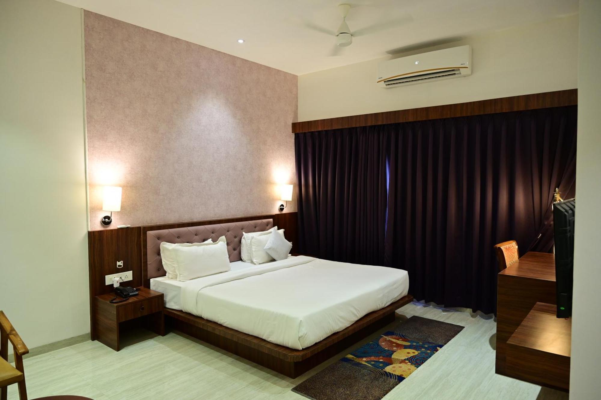 The One Hotel Nashik Exterior photo