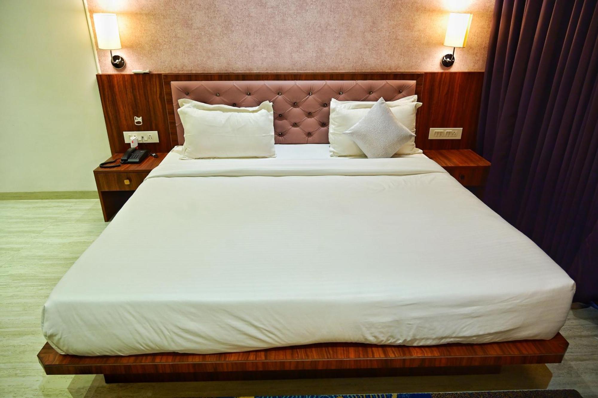 The One Hotel Nashik Exterior photo