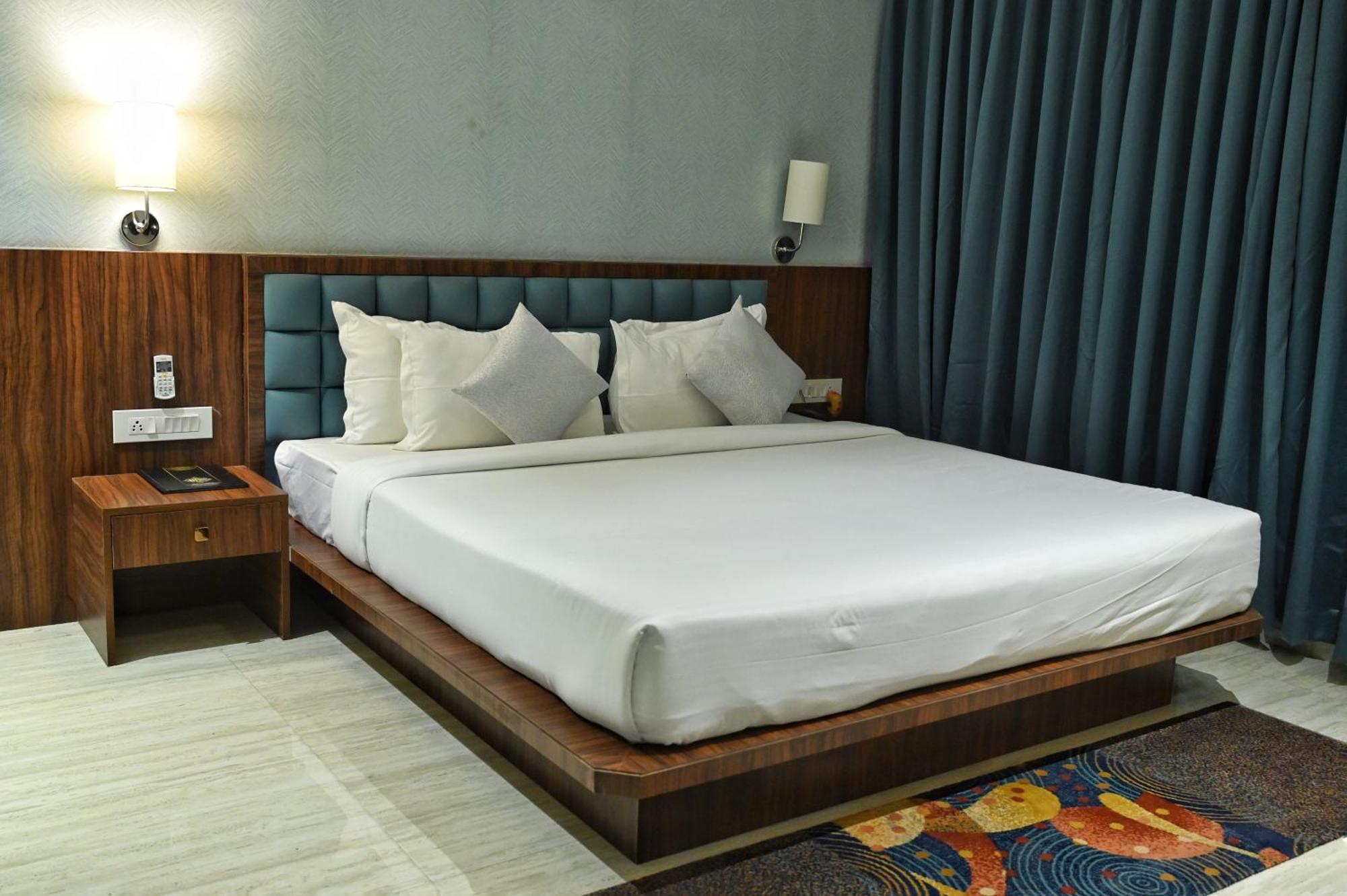 The One Hotel Nashik Exterior photo