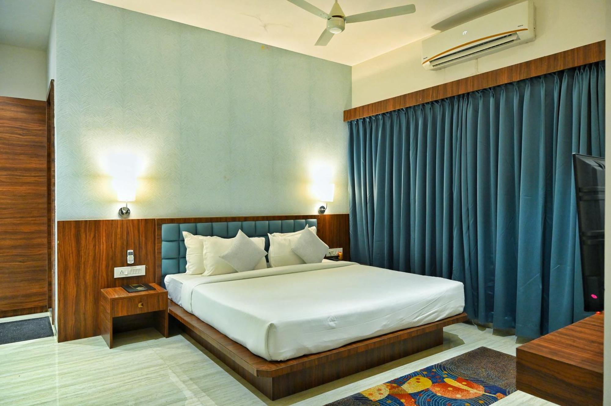 The One Hotel Nashik Exterior photo