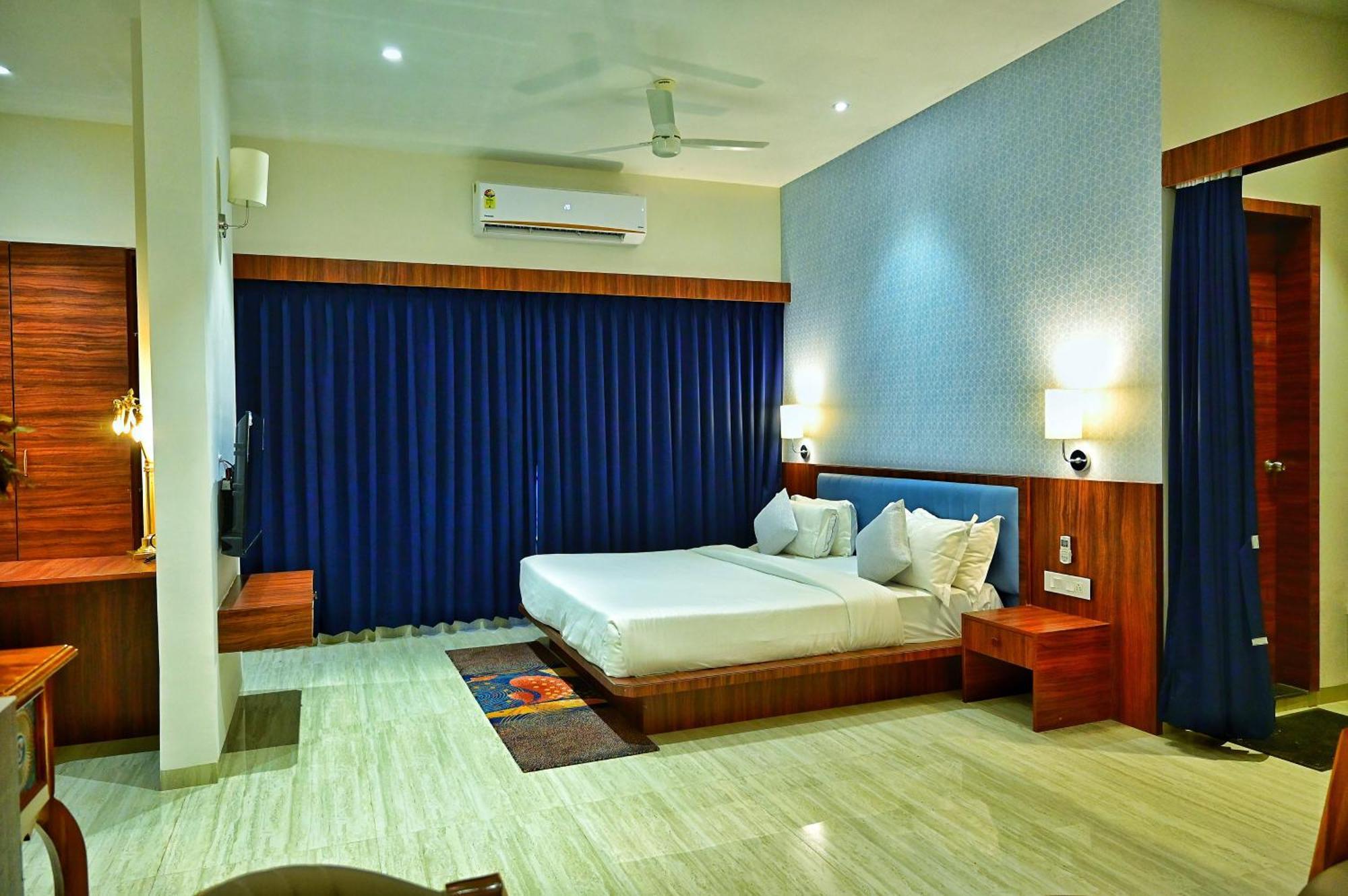 The One Hotel Nashik Exterior photo