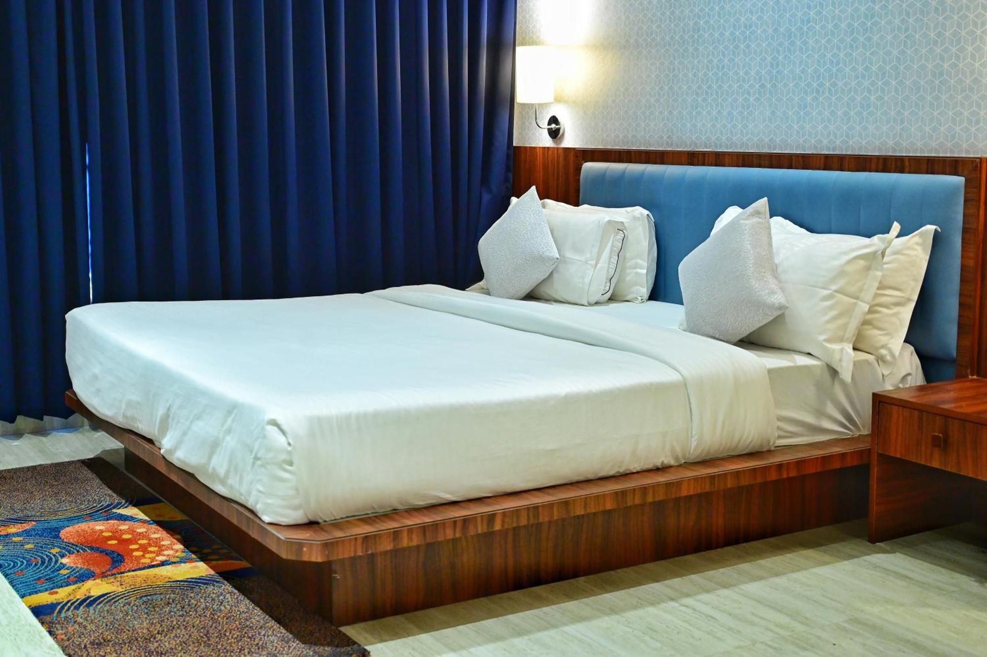 The One Hotel Nashik Exterior photo