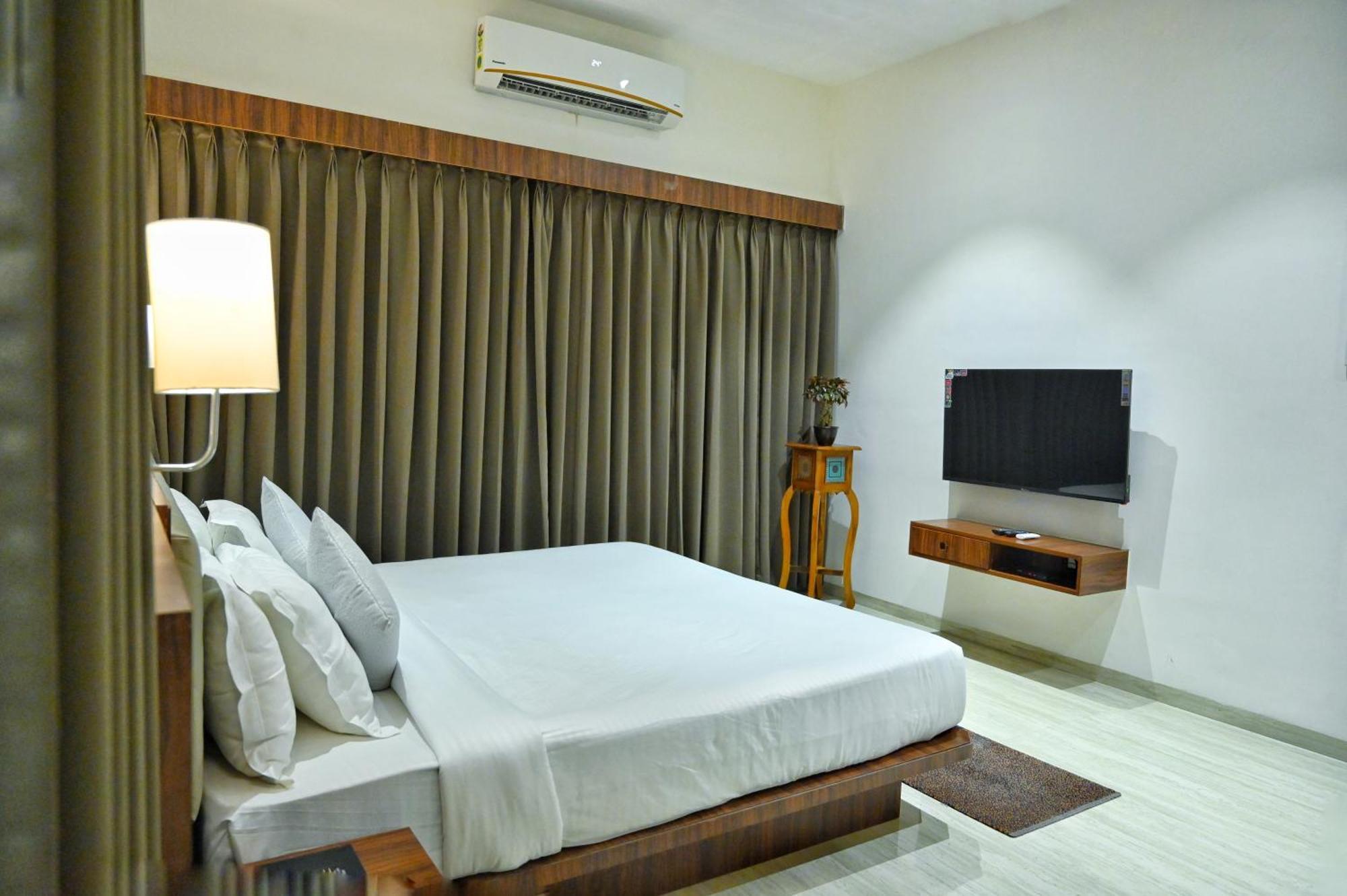 The One Hotel Nashik Exterior photo